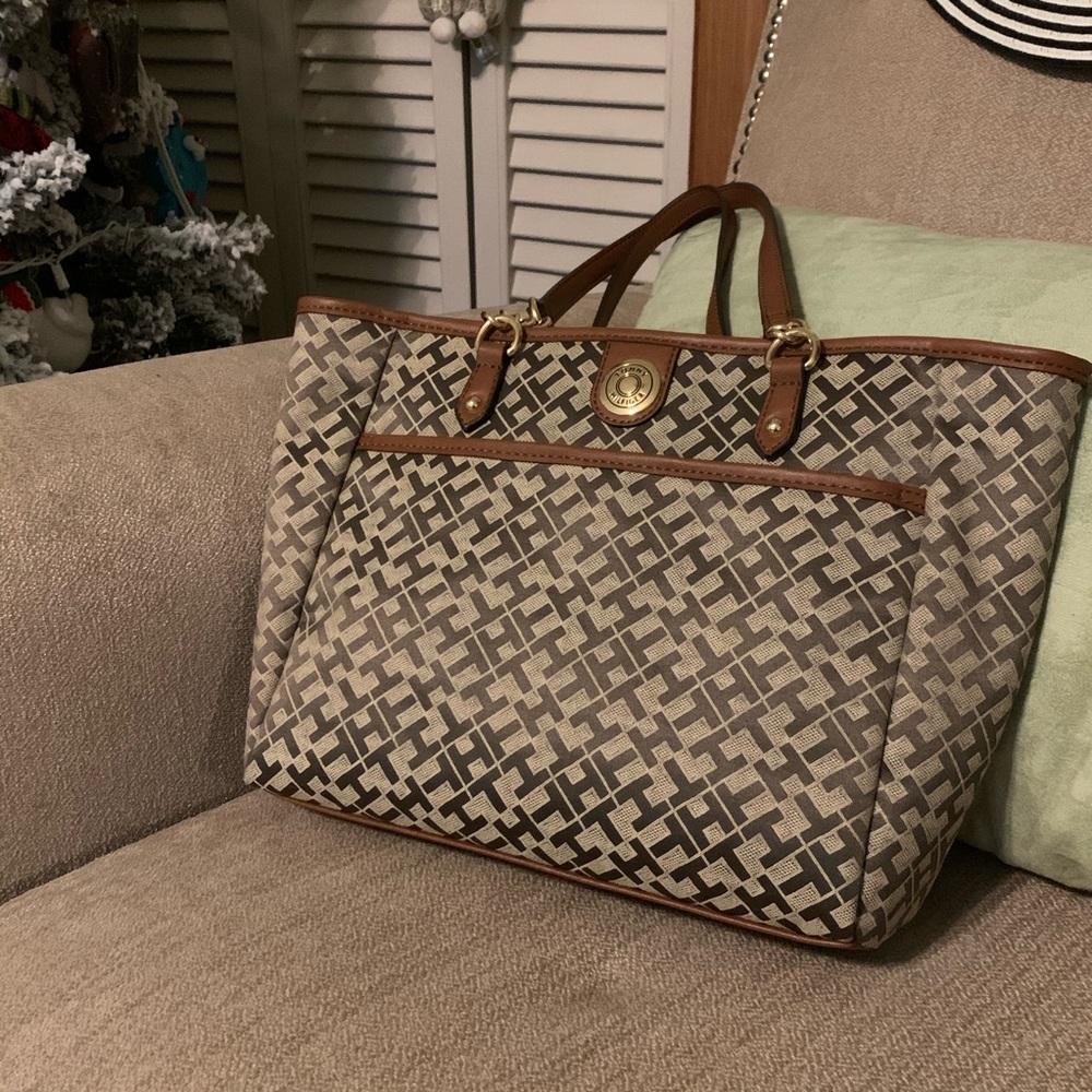 NWT Tommy Hilfiger Bag